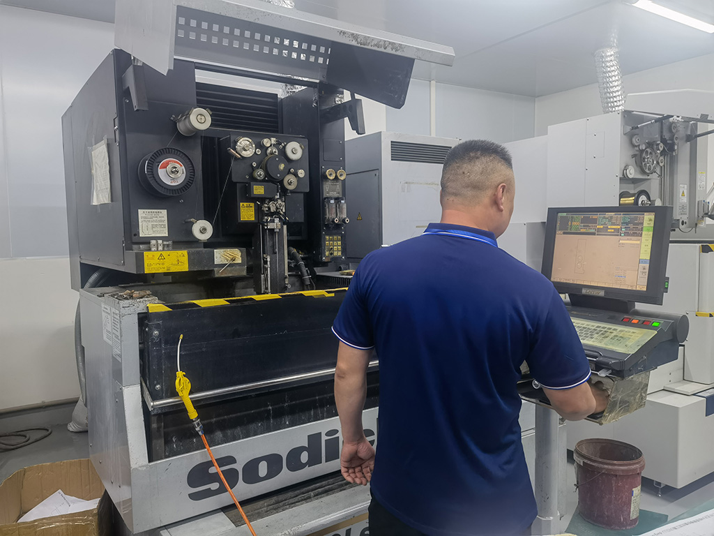 沙迪(di)尅慢(man)走絲 (2).jpg