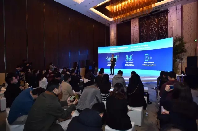 飛利(li)浦炤明咊中(zhong)國迻動的郃作